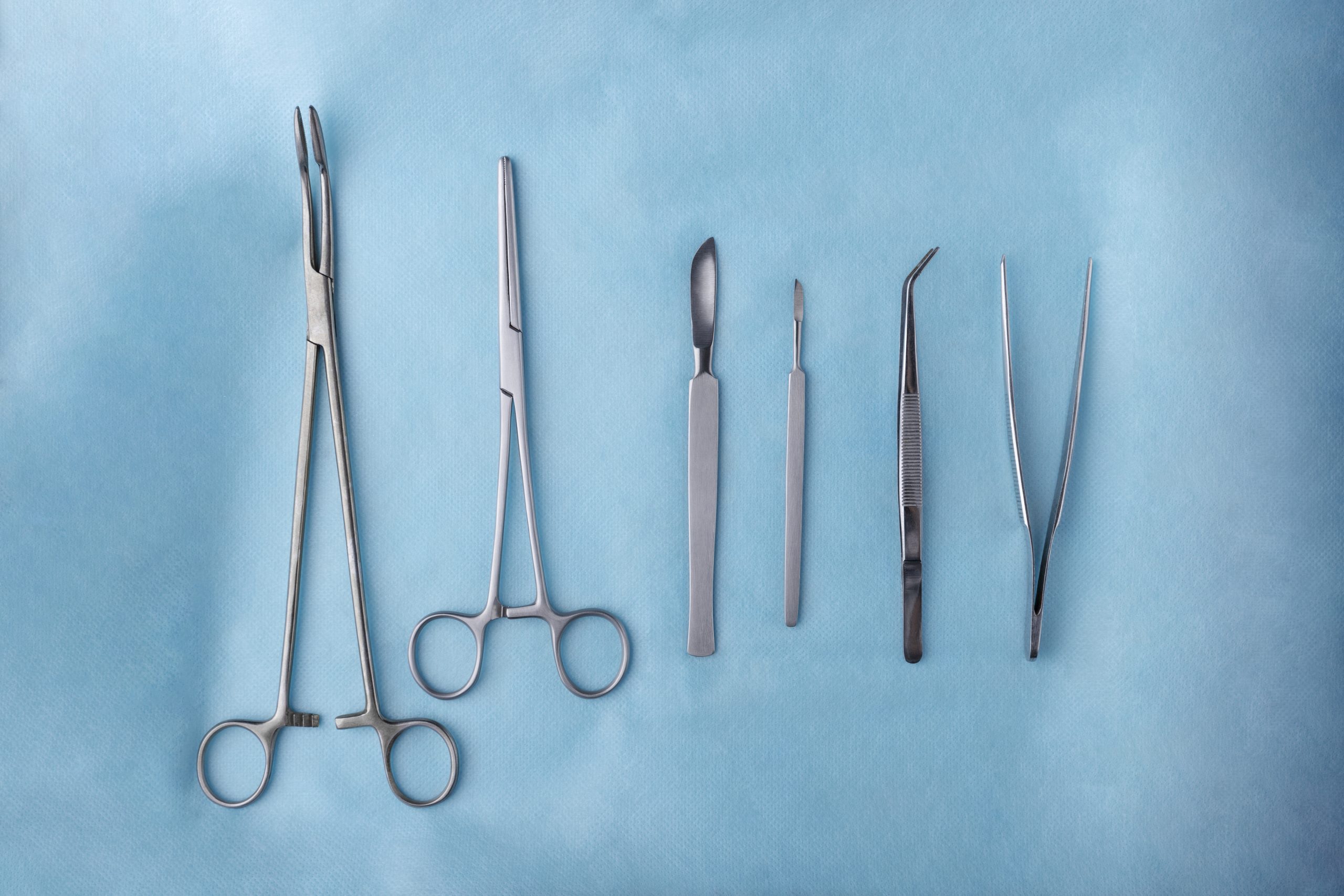 top-view-scalpel-with-other-medical-instruments (1)